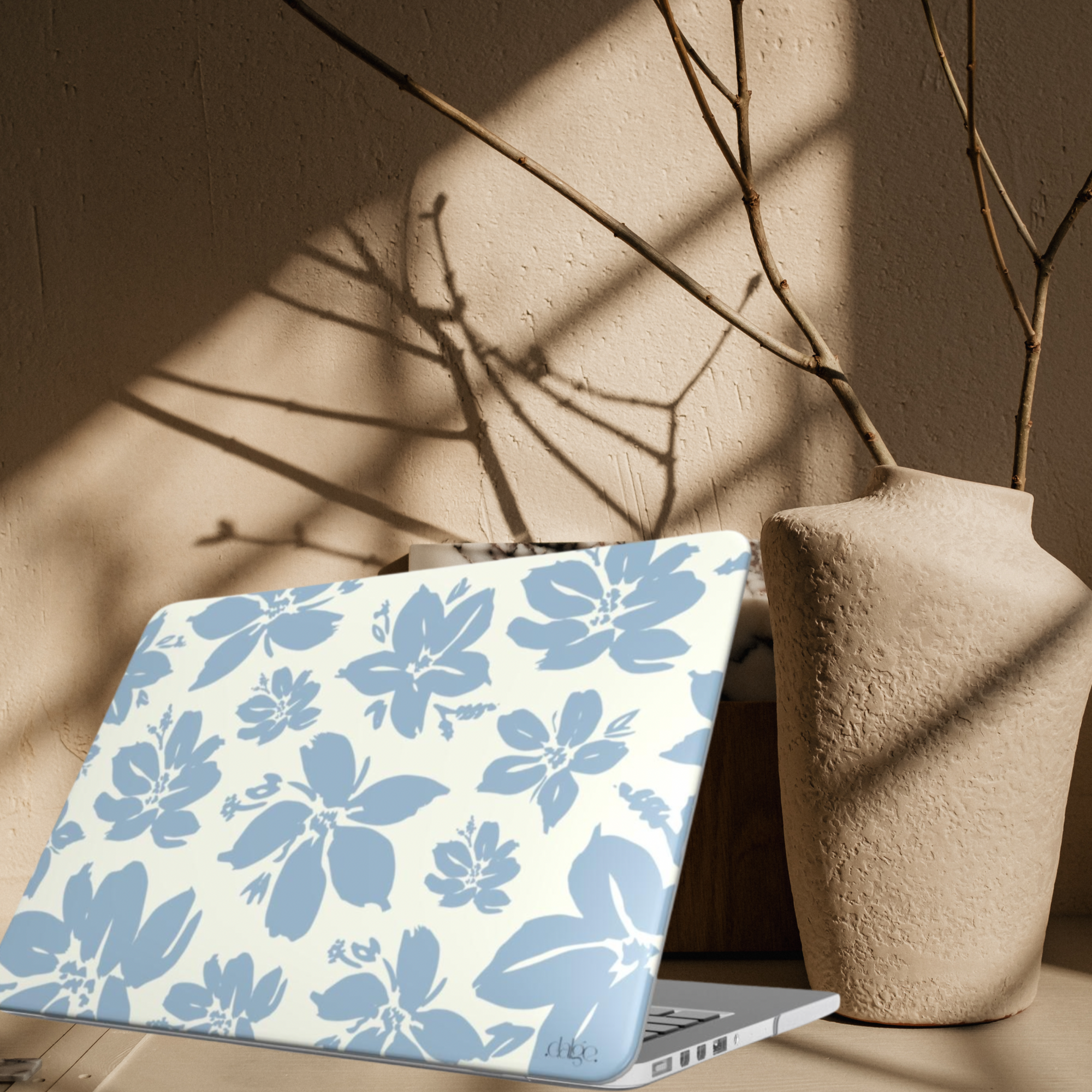 Cream Blue Pastel Floral Laptop Case Int.